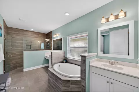 Bath - 604 Willow Lake Dr, Saint Augustine, FL 32092 photo 1 of 4