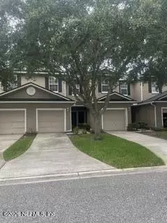 9390 Grand Falls Dr, Jacksonville, FL 32244
