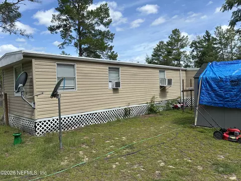 214 Dove St, Interlachen, FL 32148 photo 6
