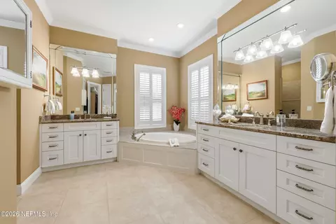 Bath - 286 Vale Dr, Saint Augustine, FL 32095 photo 2 of 10