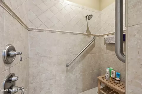 Bath - 286 Vale Dr, Saint Augustine, FL 32095 photo 4 of 10