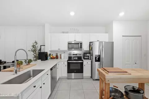 Kitchen - 30 Playa De Luna Ln, Saint Augustine, FL 32095 photo 2 of 3