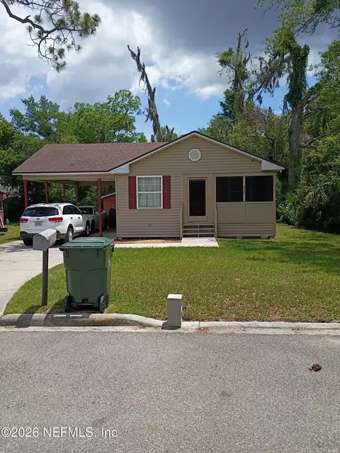 402 Lemon St, Green Cove Springs, FL 32043