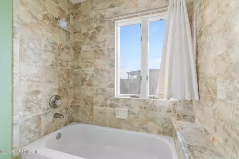Bath - 4 Viejo St, Saint Augustine, FL 32084 photo 5 of 6