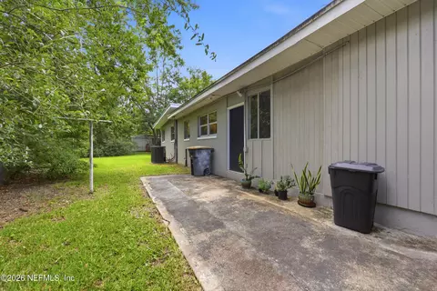 Exterior - 7067 Clovis Rd, Jacksonville, FL 32205 photo 4 of 4