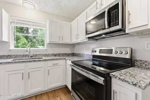 Kitchen - 7067 Clovis Rd, Jacksonville, FL 32205 photo 1 of 2