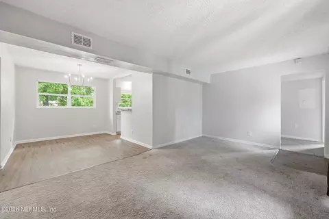 Living - 7067 Clovis Rd, Jacksonville, FL 32205 photo 3 of 4