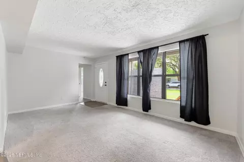 Living - 7067 Clovis Rd, Jacksonville, FL 32205 photo 1 of 4