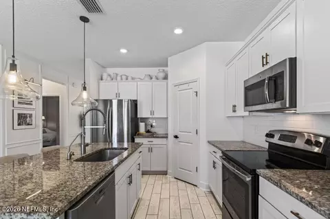 Kitchen - 63 Forest Edge Dr, Saint Johns, FL 32259 photo 4 of 9
