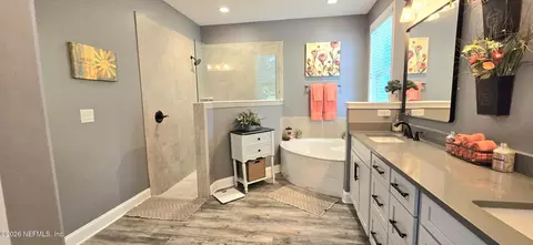 Bath - 284 Atlanta Dr, Saint Augustine, FL 32092 photo 2 of 4