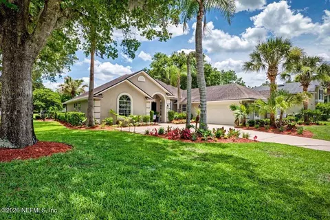 700 Bearberry Ct, Saint Johns, FL 32259