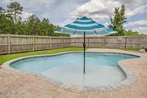 Exterior - 77137 Cobblestone Dr, Yulee, FL 32097 photo 4 of 7