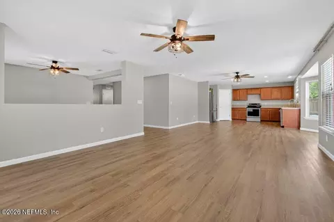 Living - 77137 Cobblestone Dr, Yulee, FL 32097 photo 8 of 10