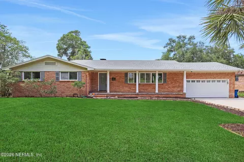 10121 Lakeview Rd W, Jacksonville, FL 32225