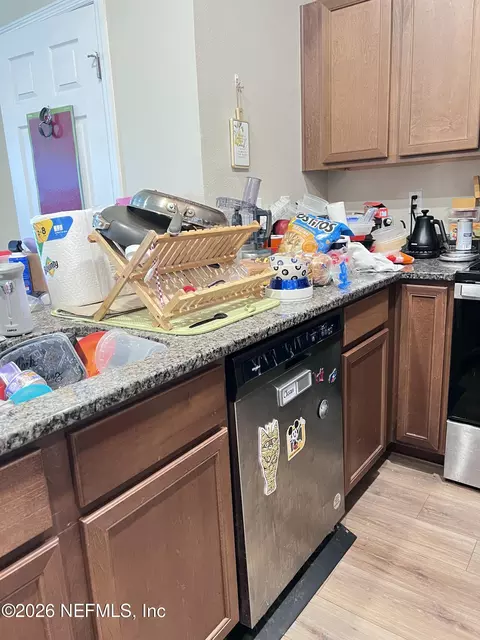Kitchen - 124 Great Star Ct, Saint Augustine, FL 32086 photo 5 of 6