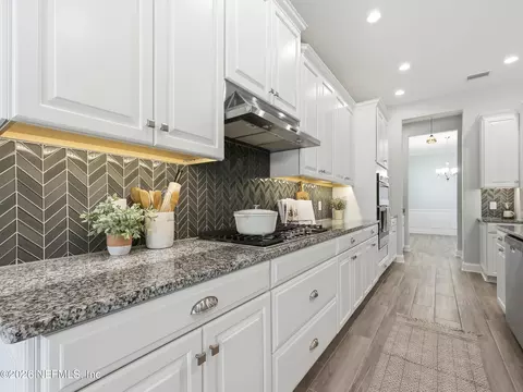 Kitchen - 152 Pine Haven Dr, Saint Johns, FL 32259 photo 6 of 7