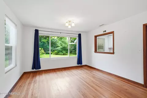 Living - 2131 Bartram Rd, Jacksonville, FL 32207 photo 3 of 4