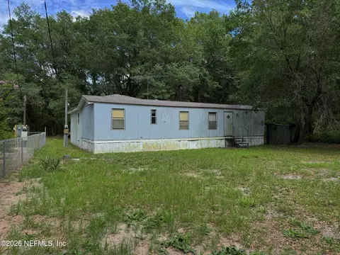 104 Helen Ave, Interlachen, FL 32148