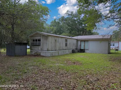 104 Helen Ave, Interlachen, FL 32148 photo 3