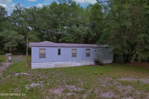 104 Helen Ave, Interlachen, FL 32148