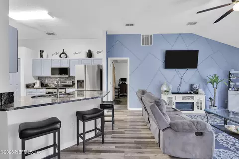 8267 Stelling Dr, Jacksonville, FL 32244