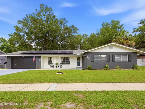 200 Mango Dr, Palatka, FL 32177