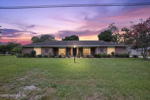 8620 San Servera Dr W, Jacksonville, FL 32217