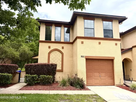 762 Ginger Mill Dr, Saint Johns, FL 32259