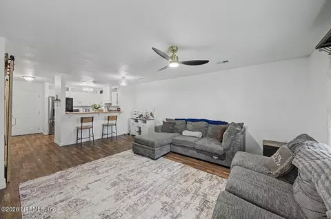 Other - 205 Oceangate Dr, Atlantic Beach, FL 32233 photo 3 of 7