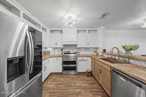 Kitchen - 205 Oceangate Dr, Atlantic Beach, FL 32233 photo 1 of 3