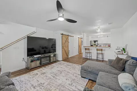 Other - 205 Oceangate Dr, Atlantic Beach, FL 32233 photo 4 of 7