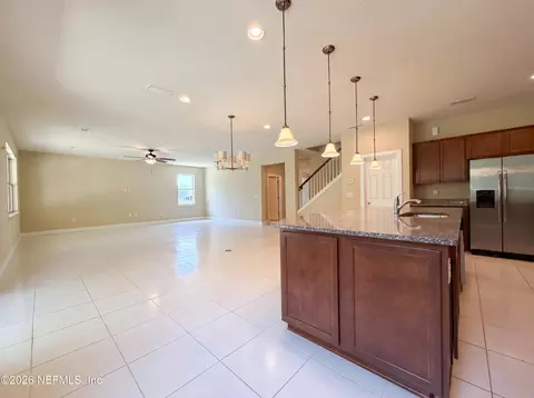 Living - 247 Los Alamos St, Saint Augustine, FL 32095 photo 2 of 7
