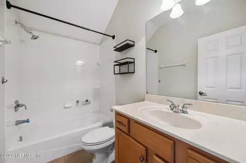 Bath - 96030 Blackrock Hammock Dr, Yulee, FL 32097 photo 8 of 10