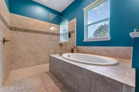 Bath - 101 Brianhead Ct, Saint Johns, FL 32259 photo 5 of 10