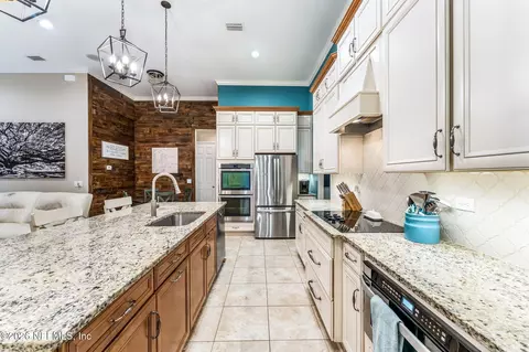 Kitchen - 101 Brianhead Ct, Saint Johns, FL 32259 photo 3 of 7