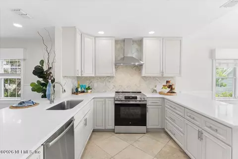 Kitchen - 320 Village Dr #D, Saint Augustine, FL 32084 photo 2 of 5