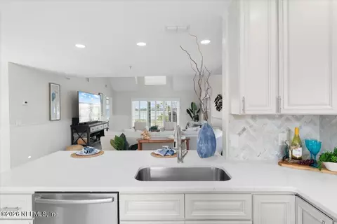 Kitchen - 320 Village Dr #D, Saint Augustine, FL 32084 photo 5 of 5