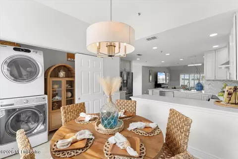 Dining - 320 Village Dr #D, Saint Augustine, FL 32084 photo 3 of 3