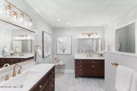 Bath - 320 Village Dr #D, Saint Augustine, FL 32084 photo 2 of 7