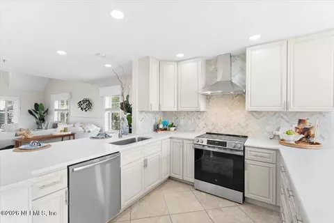 Kitchen - 320 Village Dr #D, Saint Augustine, FL 32084 photo 3 of 5