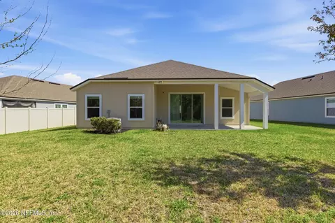 Exterior - 65784 Edgewater Dr, Yulee, FL 32097 photo 7 of 8