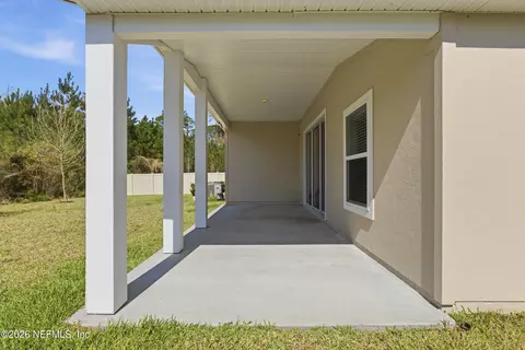 Exterior - 65784 Edgewater Dr, Yulee, FL 32097 photo 4 of 8
