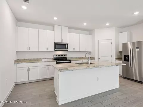 7357 Everett Forest Dr, Jacksonville, FL 32219 photo 3