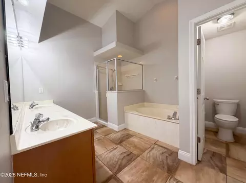 Bath - 617 Birchbark Trl, Saint Augustine, FL 32092 photo 1 of 4