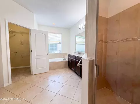 Bath - 790 Battersea Dr, Saint Augustine, FL 32095 photo 3 of 4
