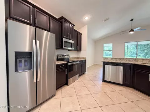 Kitchen - 790 Battersea Dr, Saint Augustine, FL 32095 photo 4 of 5