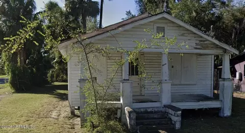 500 N 9th St, Palatka, FL 32177