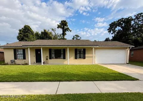 1235 Squirrel Ln N, Jacksonville, FL 32218