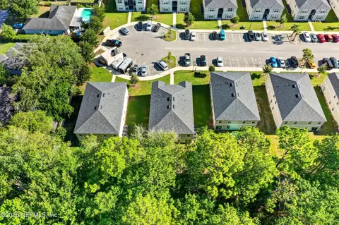 View/Area - 7650 Mailes Ct, Jacksonville, FL 32210 photo 5 of 6