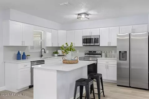 Kitchen - 2651 Loopridge Dr, Orange Park, FL 32065 photo 6 of 6